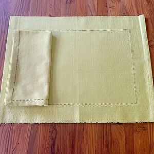 Set/ 6 Placemats and Napkins